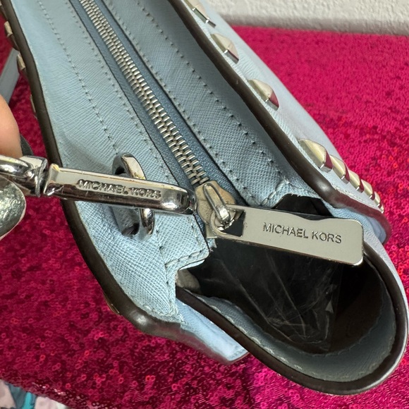 MICHAEL KORS 🤍 Pewter Baby Blue Crossbody Bag, Silver Hardware 💫 Like NEW - Picture 9 of 15